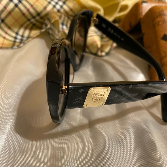 MCM NEW AUTHENTIC Sunglasses Made in Italy. Original Hard Case No Box - Picture 11 of 15